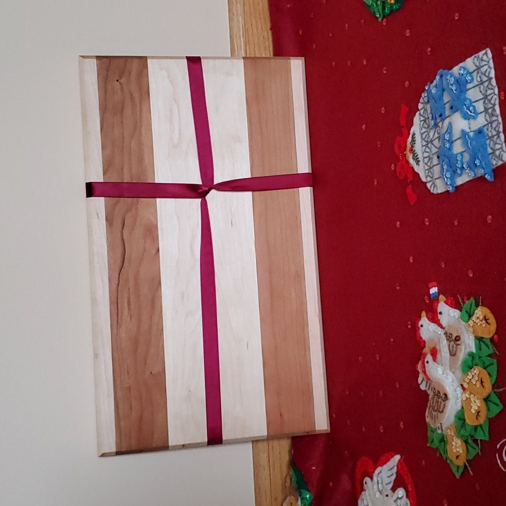 NWT Handcrafted Charcuterie Cutting Board, Cherry & Maple, High End, Quality - Picture 4 of 10